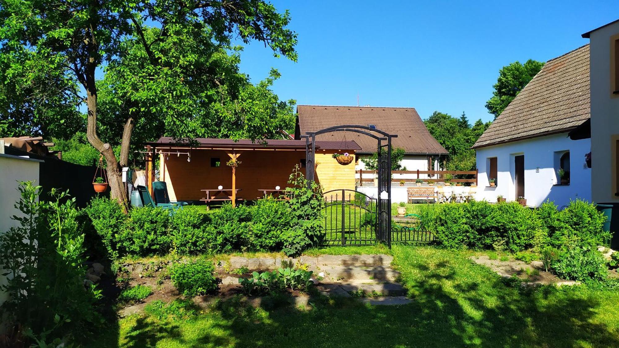 Hotylek.Eu Hotel Хлум у Требоне Екстериор снимка