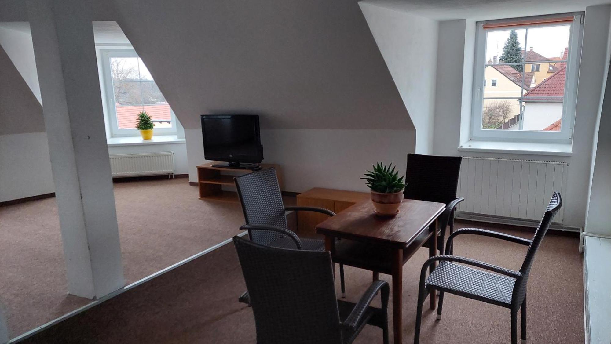 Hotylek.Eu Hotel Хлум у Требоне Екстериор снимка